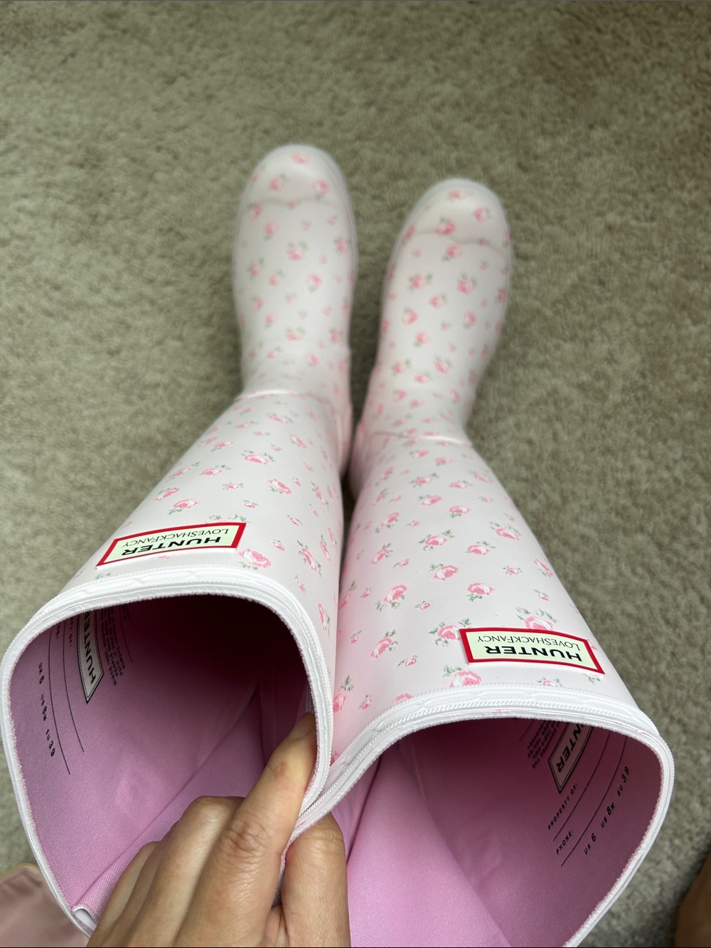 Hunter *LoveFancyShack rain boots. Size 8 - Picture 12 of 17